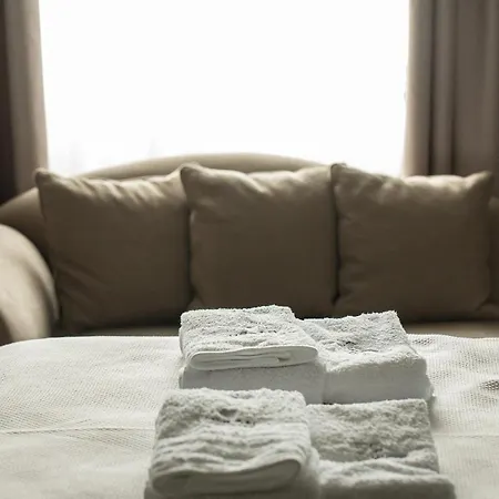 Апартамент Urban Living 2 *