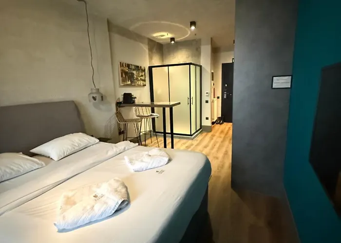 Urban Living 2 *